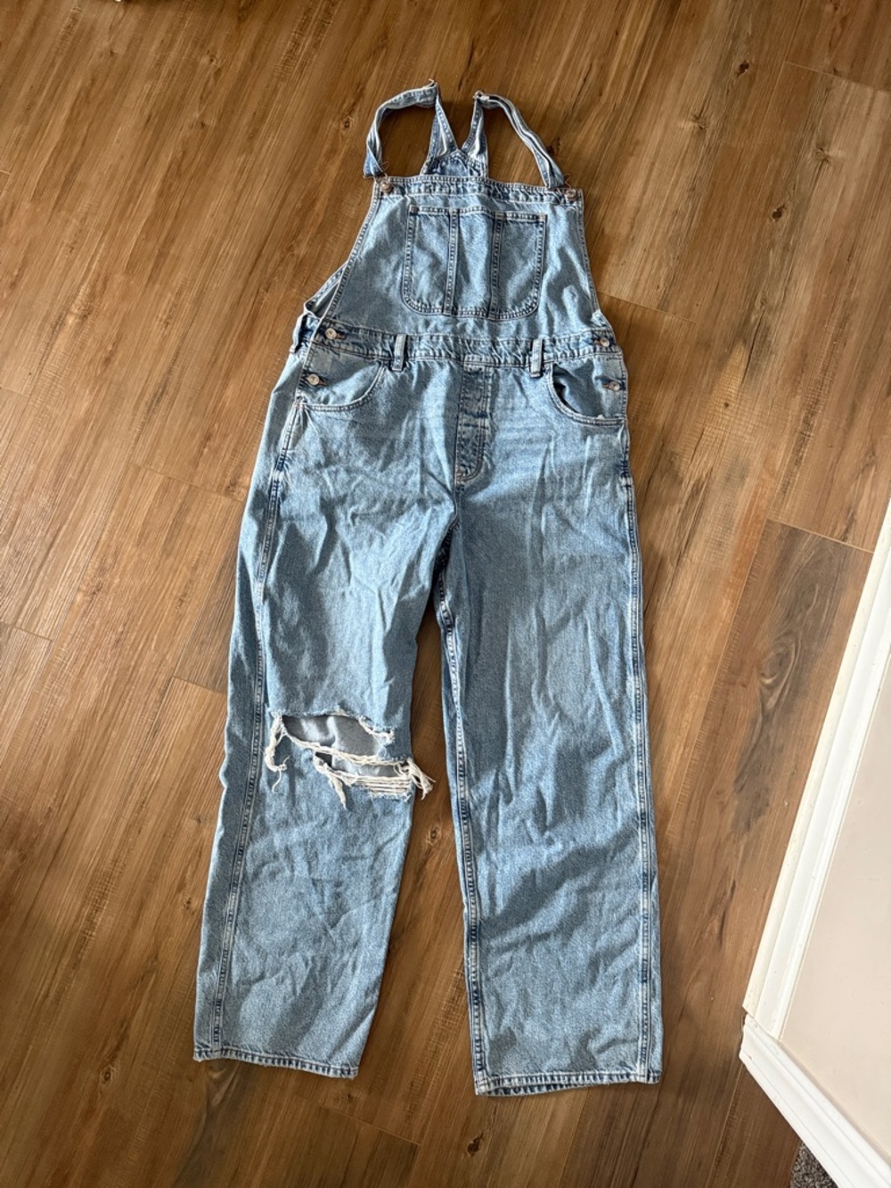 American Eagle Outfitters Light Blue Relaxed Denim Overalls